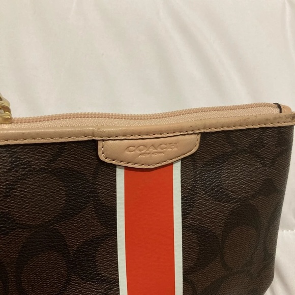 Coach wristlet - Picture 10 of 10